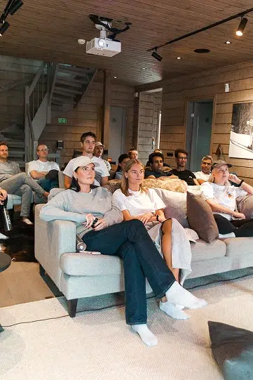 Teamet samlat under en konferens